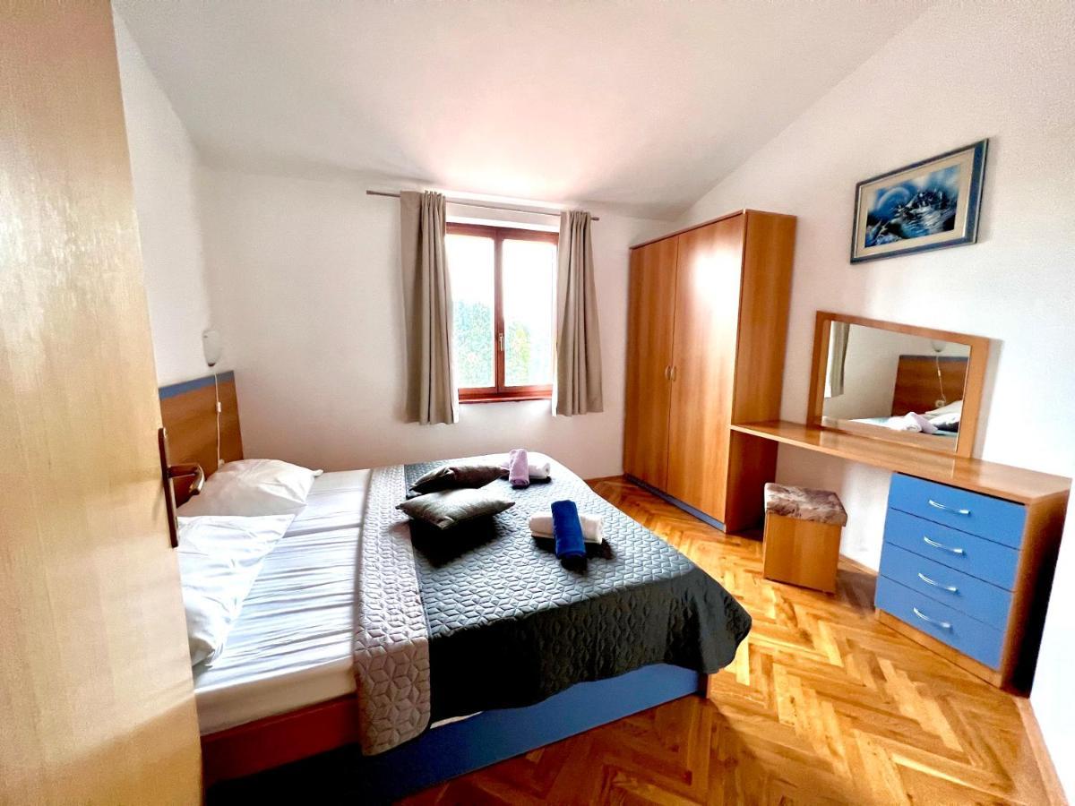 Linc Rooms & Apartments Banjole Exterior photo
