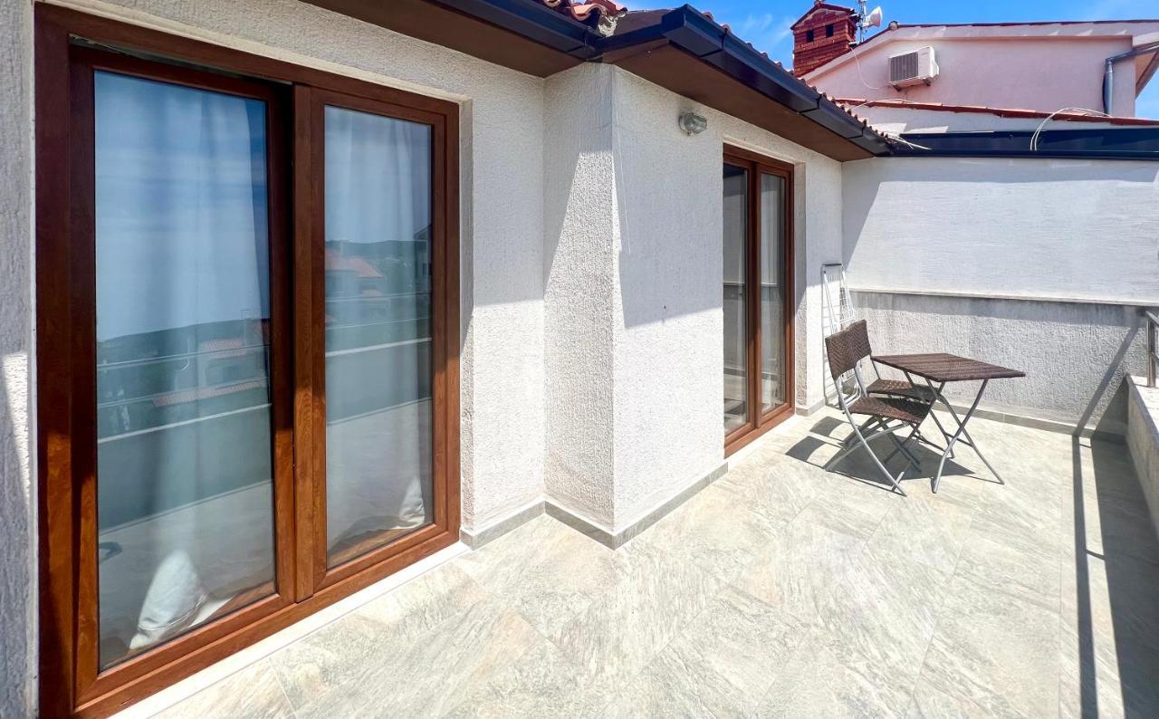 Linc Rooms & Apartments Banjole Exterior photo