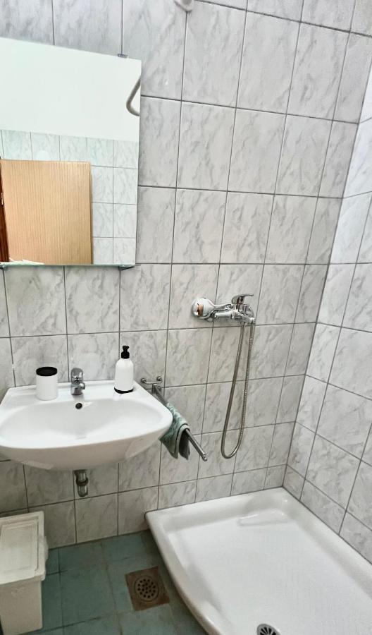 Linc Rooms & Apartments Banjole Exterior photo